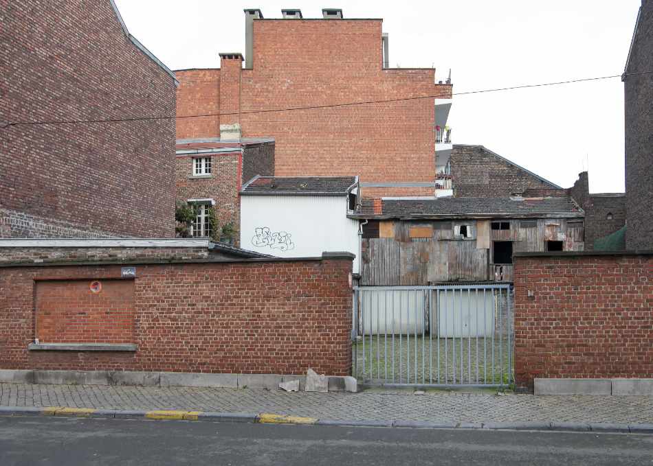 A courtyard as a collage of buildings